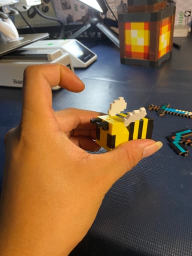 Mô hình ong minecraft 3
