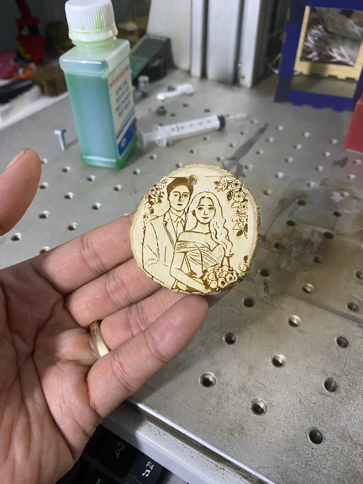 Móc khóa khắc theo yêu cầu