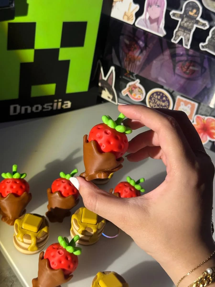 Clicker - Chocolate Strawberry